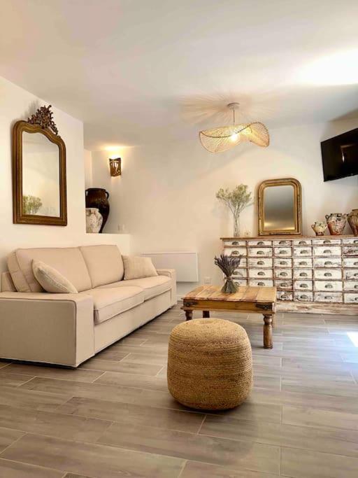 Lou Paseo : Appartement Brocante Centre Historique L'Isle-sur-la-Sorgue Luaran gambar