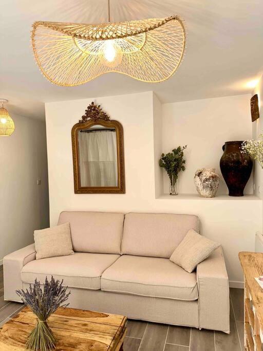 Lou Paseo : Appartement Brocante Centre Historique L'Isle-sur-la-Sorgue Luaran gambar